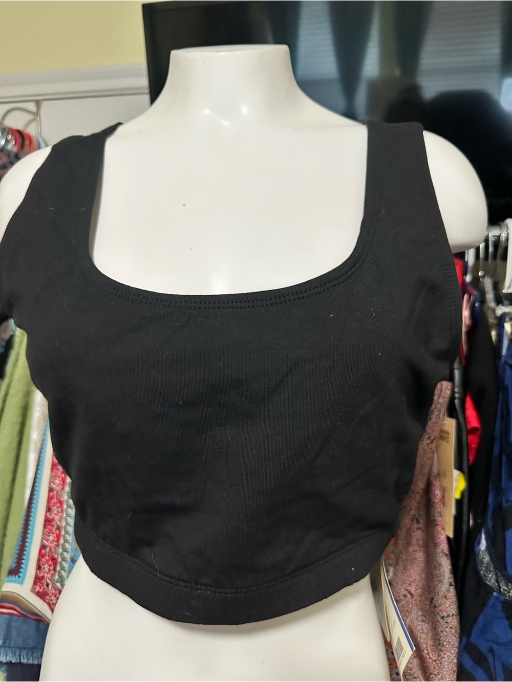 Liz Claiborne Body Wear Black Scoop Crop Sports Bra Top - Black - XL